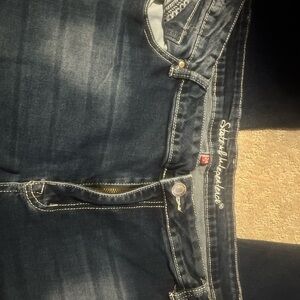 Stretch Mid-Rise Women’s Jeans in Dark Wash